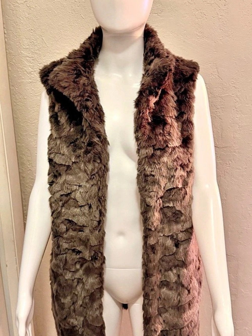 Faux Fur Vest in Dark Gray Like New